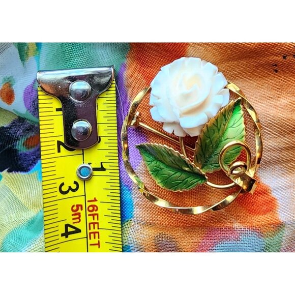 Vintage "KL" Celluloid Creamy Rose 12K GF Circle Brooch W Green Enamel Leaves - Picture 6 of 6